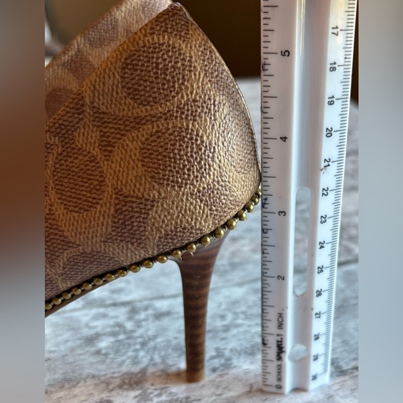 Preloved COACH Samantha Pump In Signature Canvas Women's Size 6.5 - Picture 12 of 12